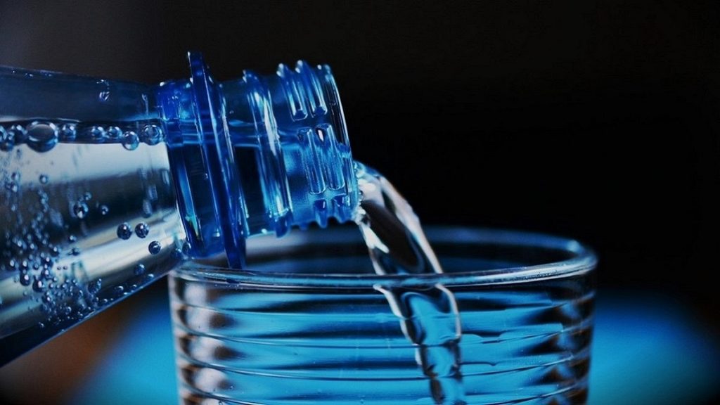 4 Steps to Ensure Healthy Water Consumption Habits in Your Home